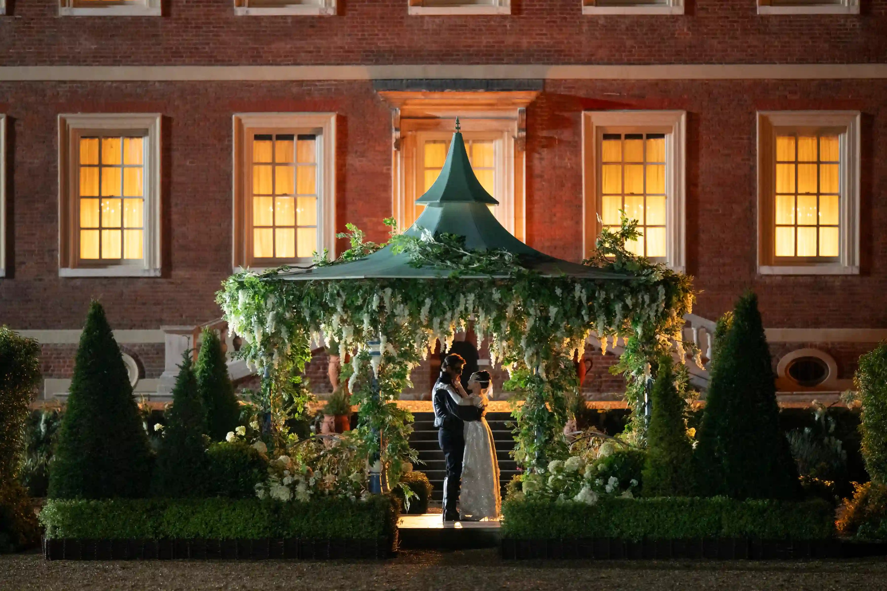 5 Best Moments From Bridgerton Season 4: Luke Thompson, Yerin Ha